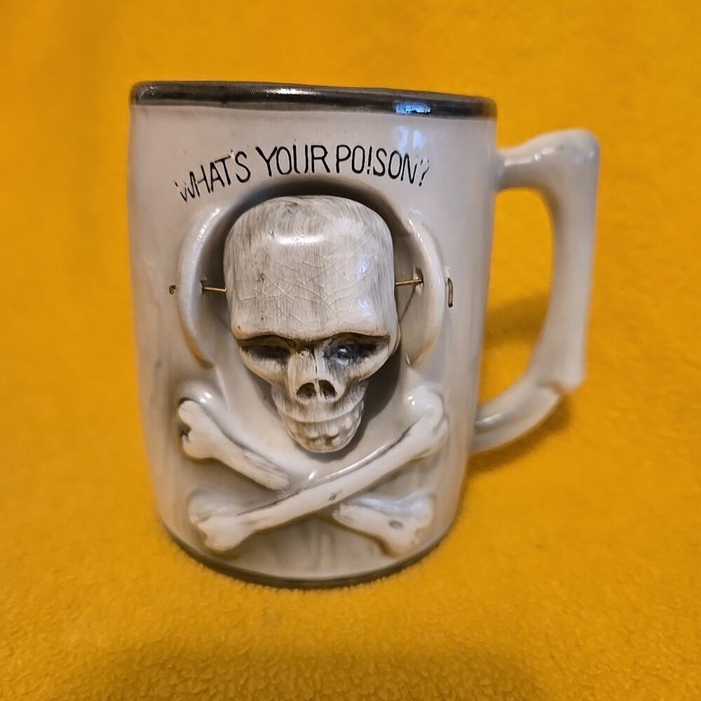 Vintage Skull & Crossbones Nodder Mug What's Your Poison Rocking 1950's 1960's